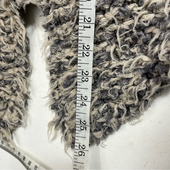Free People Faux Fur Away Vest Cream Grey Fuzzy Boho Bohemian Shag, size M - Picture 10 of 10